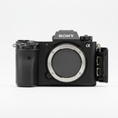Sony Alpha A6400 Mirrorless Body - Vista Lateral